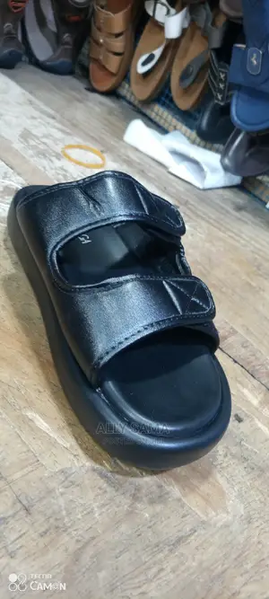 BOTTEGA Black