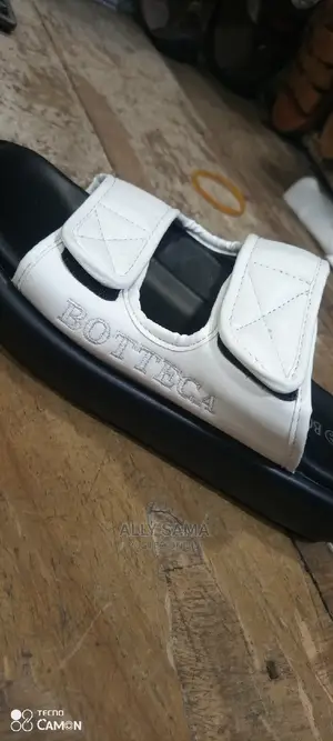 Bottega White