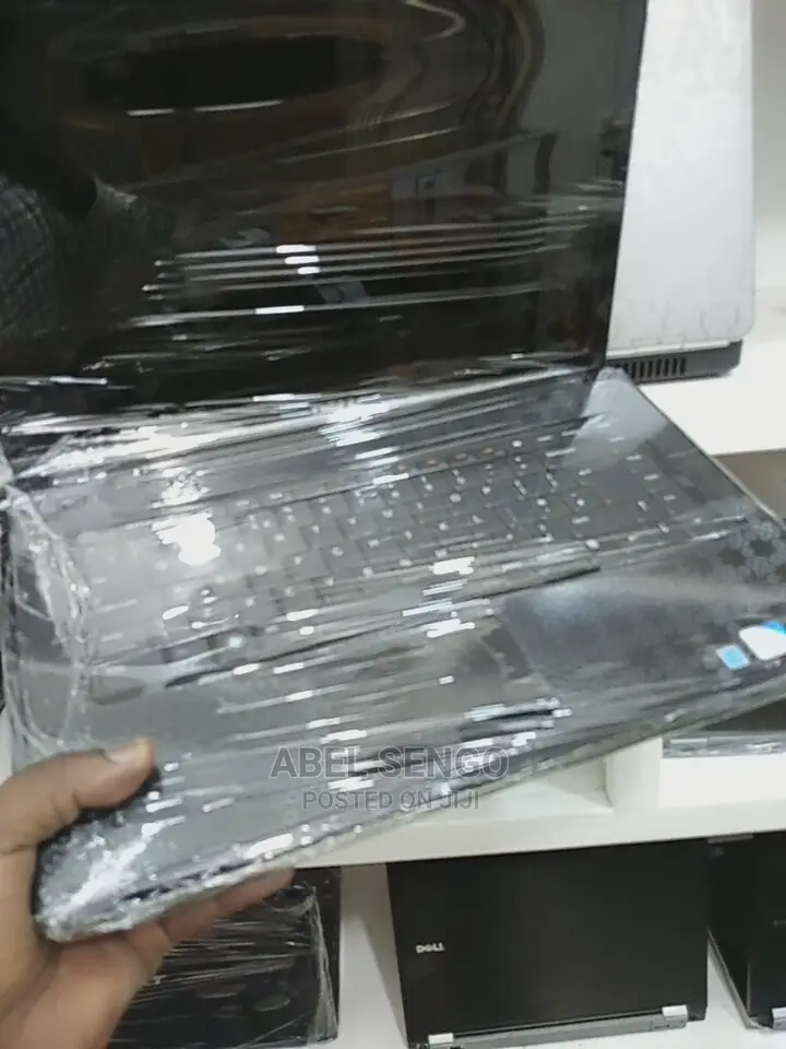 Laptop Dell Inspiron Duo 4GB Intel Core 2 Duo HDD 320GB