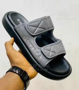 Bottega Plain Open Shoes