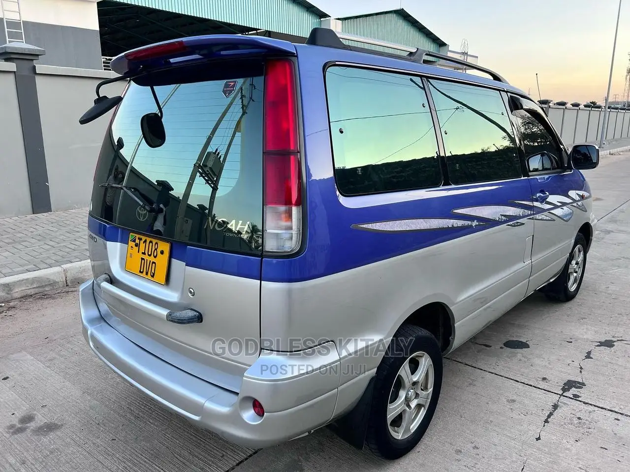 Toyota Noah 2001 Blue