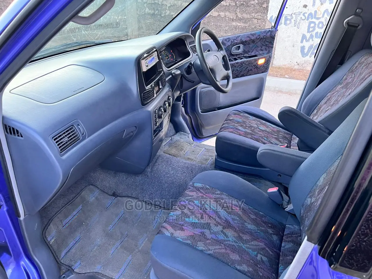 Toyota Noah 2001 Blue