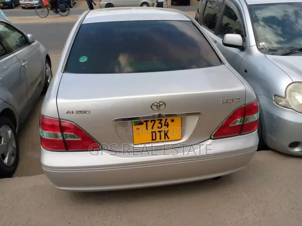 Toyota Brevis 2004 Silver