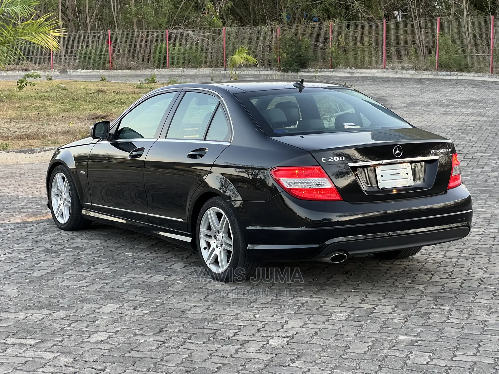 Mercedes-Benz C200 2009 Black