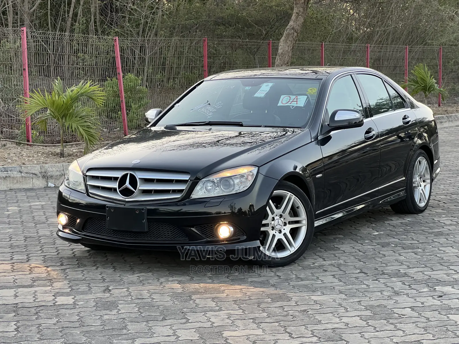 Mercedes-Benz C200 2009 Black