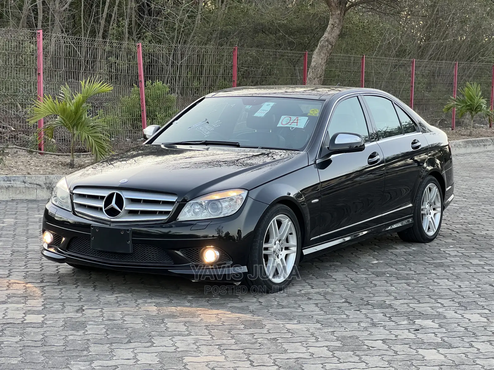 Mercedes-Benz C200 2009 Black