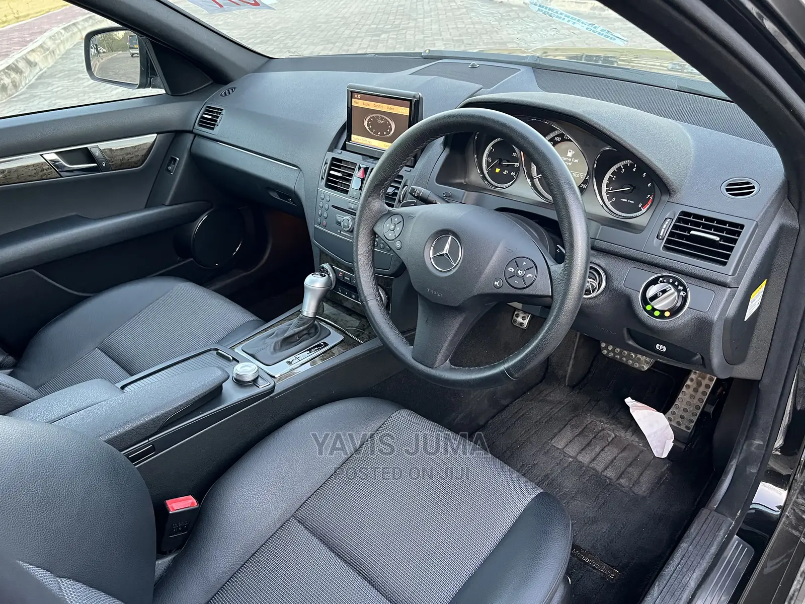 Mercedes-Benz C200 2009 Black