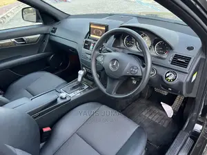 Mercedes-Benz C200 2009 Black