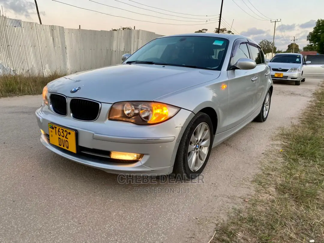 BMW 323i 2010 Silver