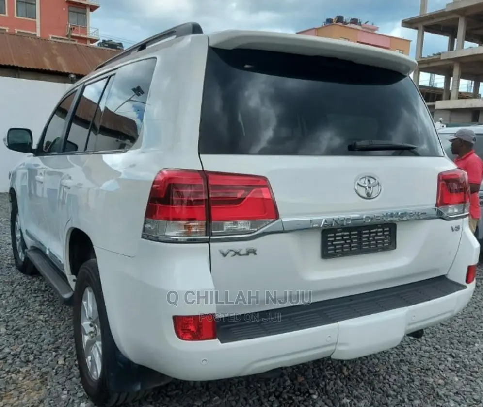 Toyota Land Cruiser 2018 White