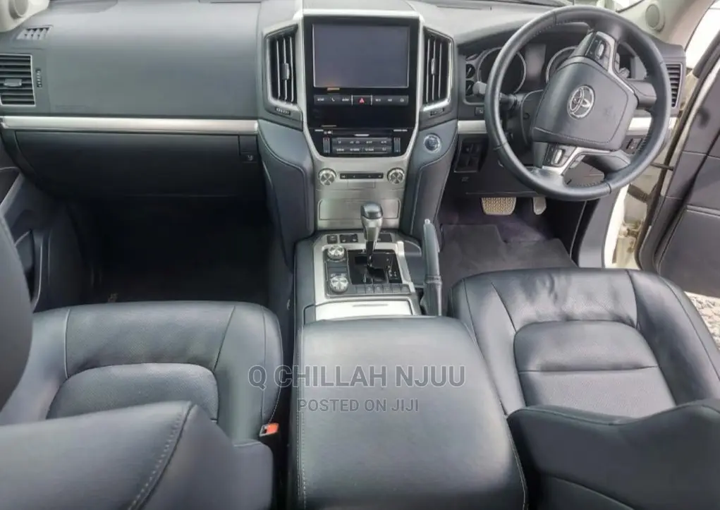 Toyota Land Cruiser 2018 White