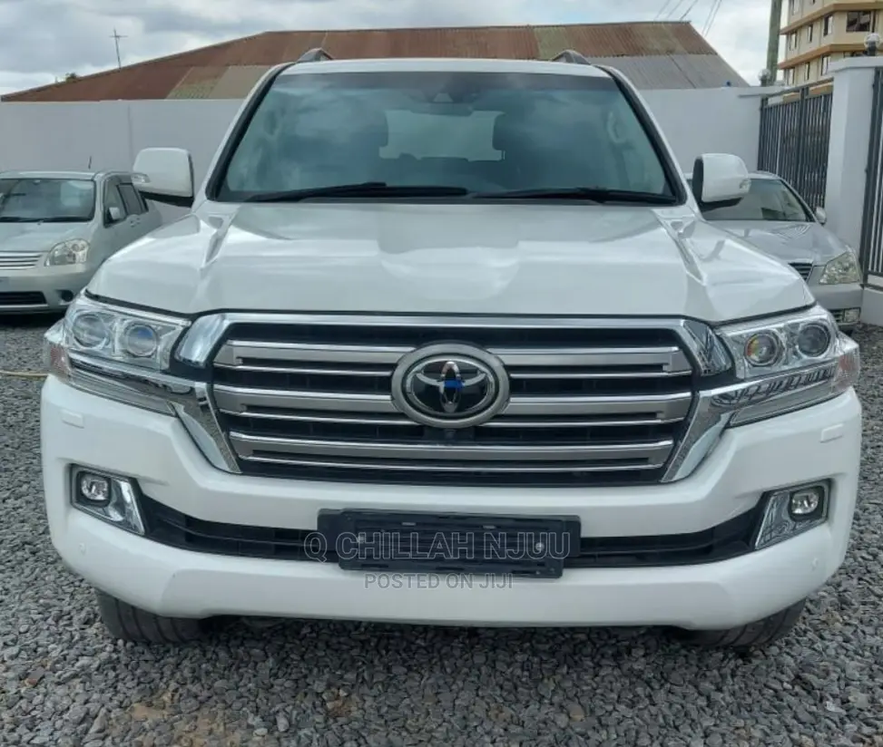 Toyota Land Cruiser 2018 White