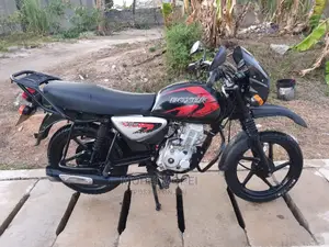 Bajaj Boxer 125 2021 Red