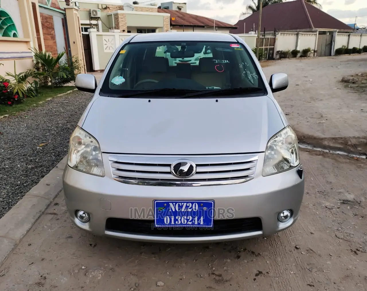 Toyota Raum 2009 Silver