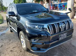 Toyota Land Cruiser Prado 2011 Black