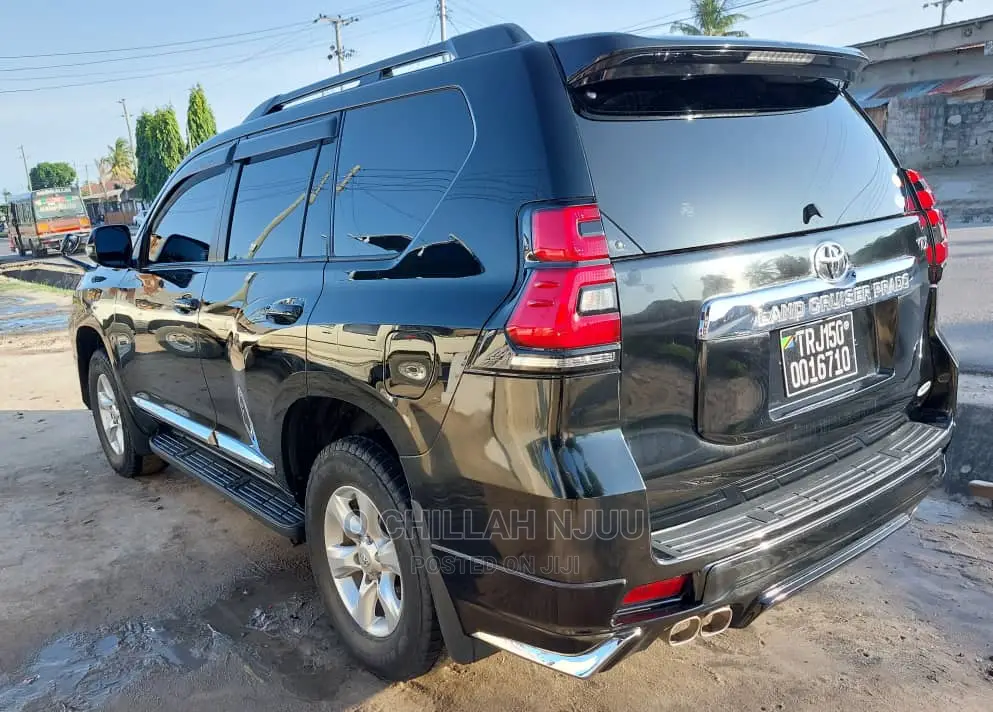 Toyota Land Cruiser Prado 2011 Black