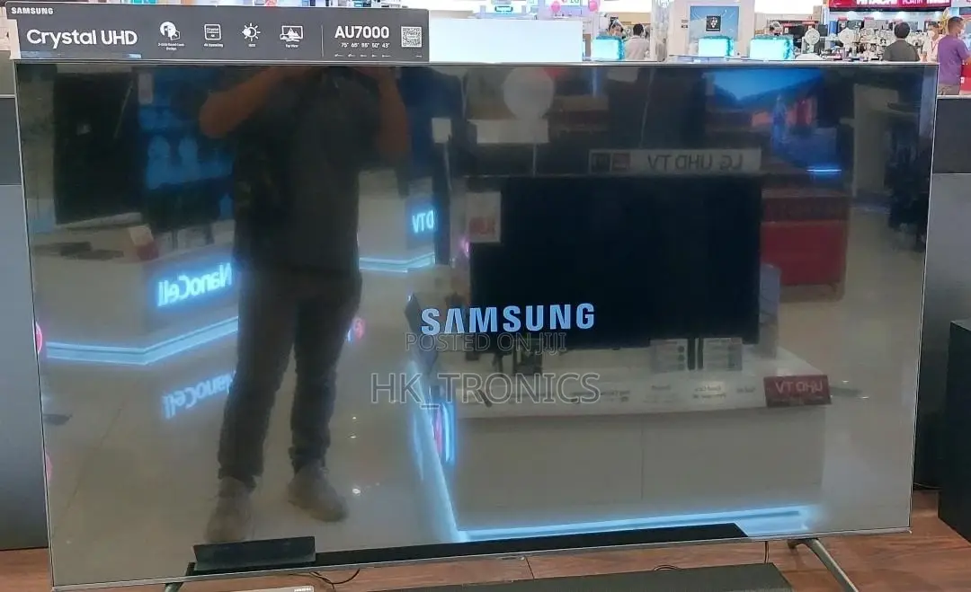 SAMSUNG 43" UHD Series 7