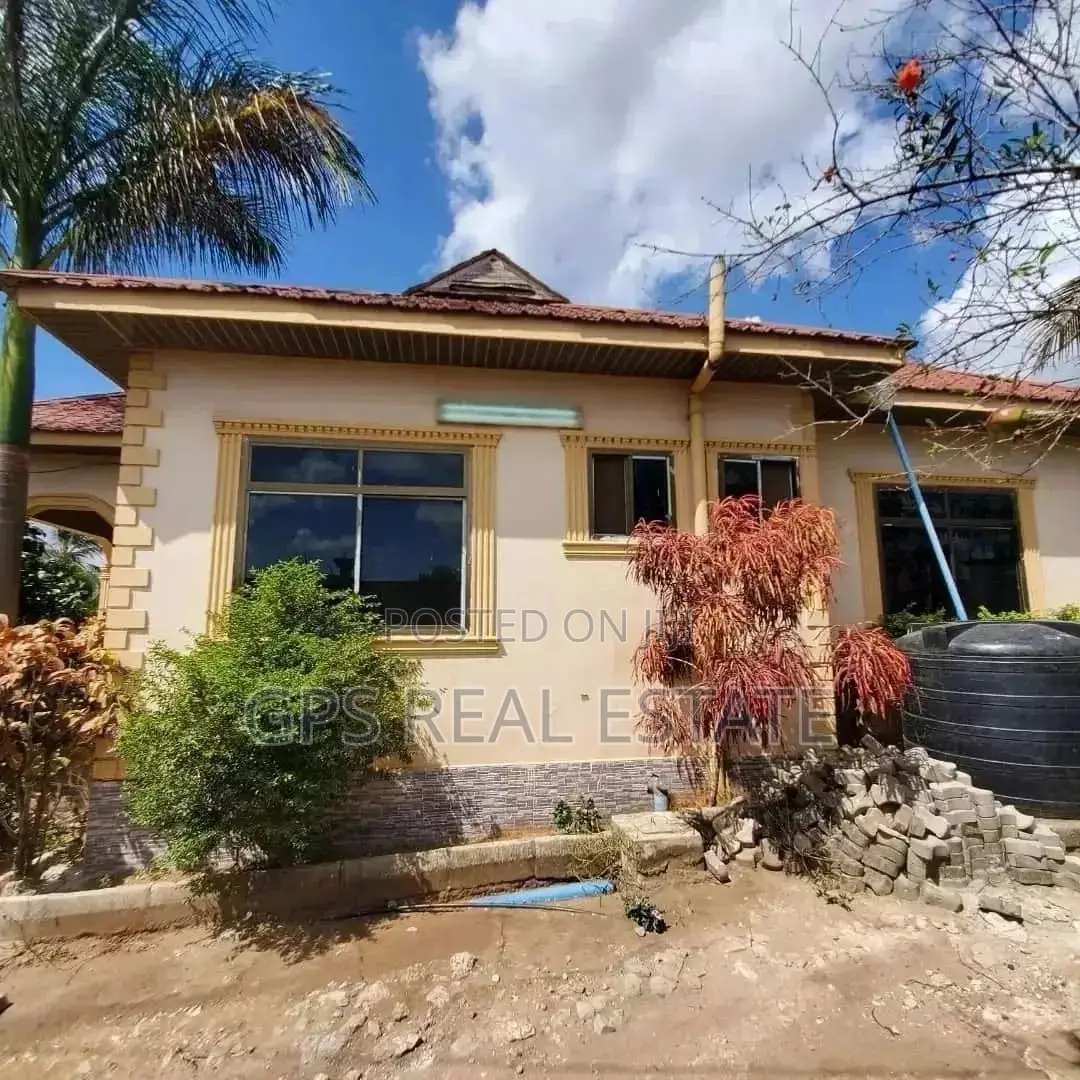 3bdrm House in Mbezi Makabe, Kinondoni for Sale
