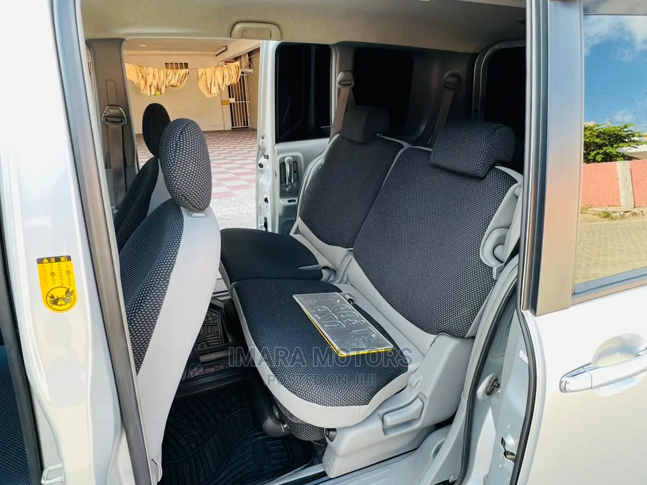 Toyota Sienta 2005 Gray
