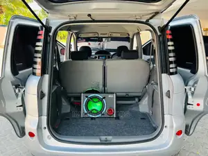 Toyota Sienta 2005 Gray