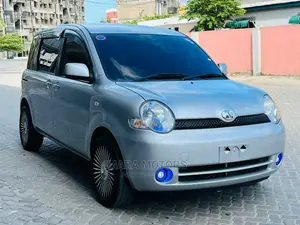 Toyota Sienta 2005 Gray