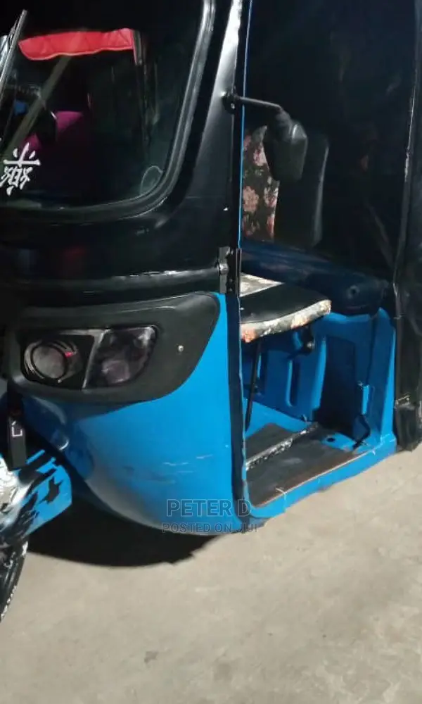 TVS Apache 180 RTR 2021 Blue