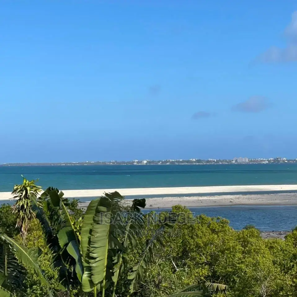 5bdrm Villa in Kawe Beach, Kinondoni for Rent