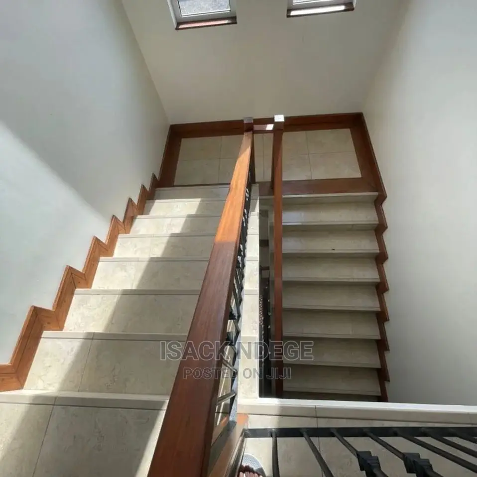 5bdrm Villa in Kawe Beach, Kinondoni for Rent
