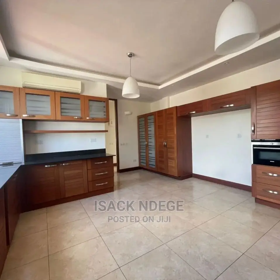 5bdrm Villa in Kawe Beach, Kinondoni for Rent