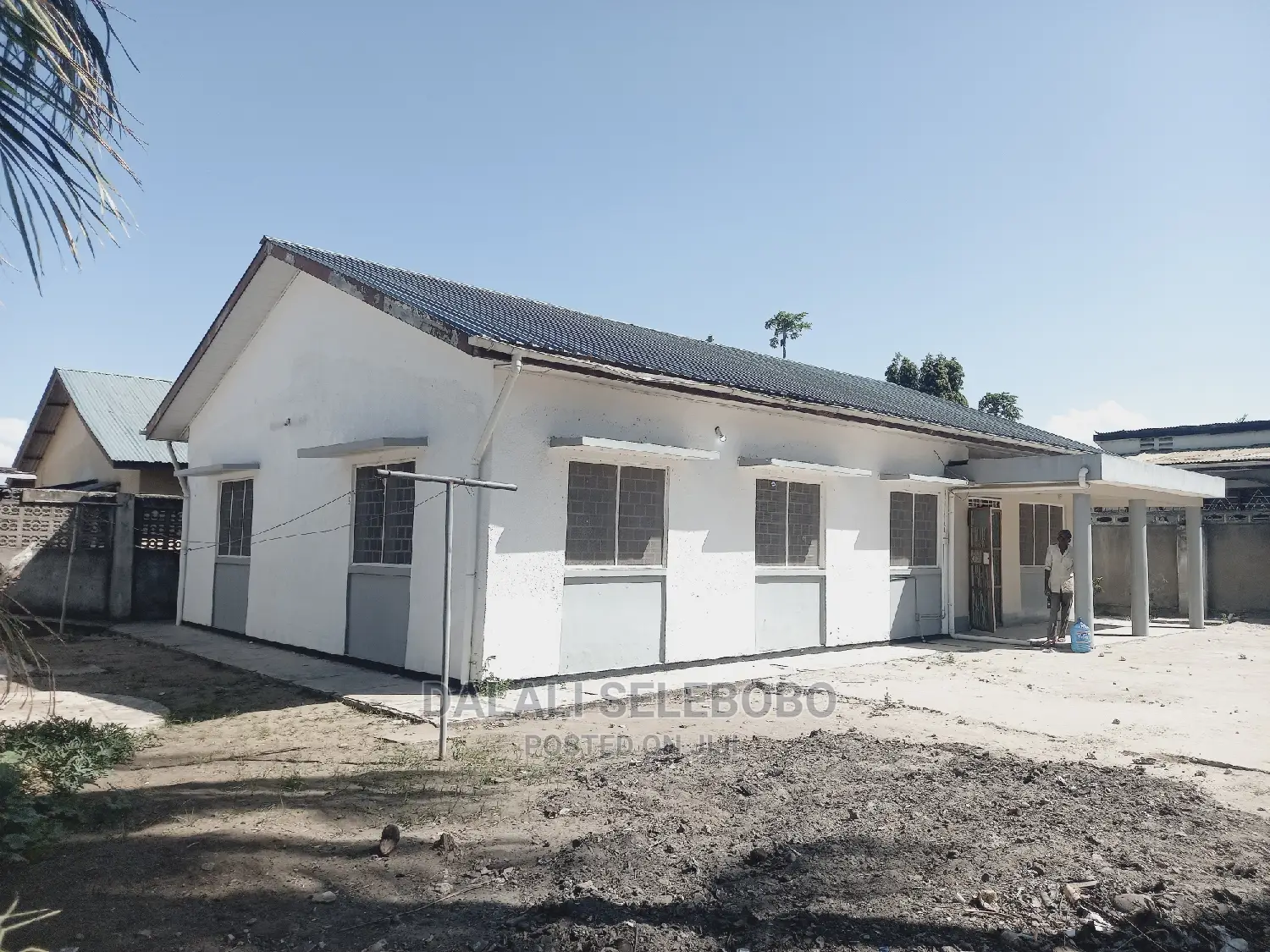 4bdrm Bungalow in Sinza Vatkani for Rent