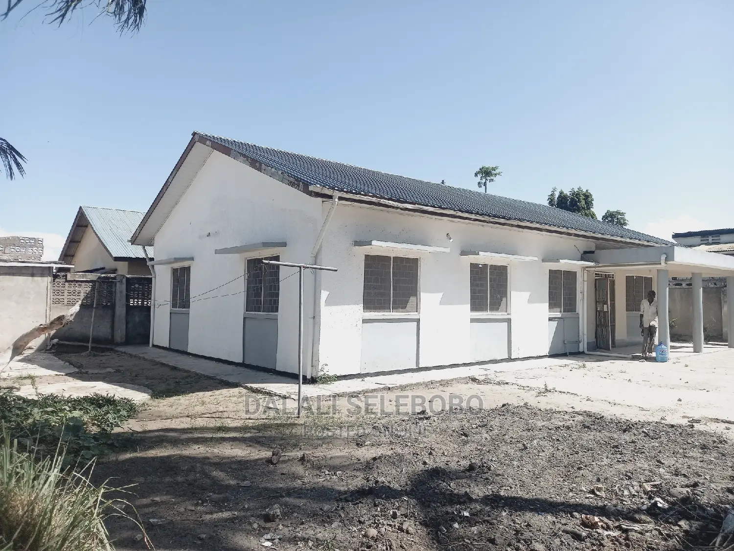 4bdrm Bungalow in Sinza Vatkani for Rent