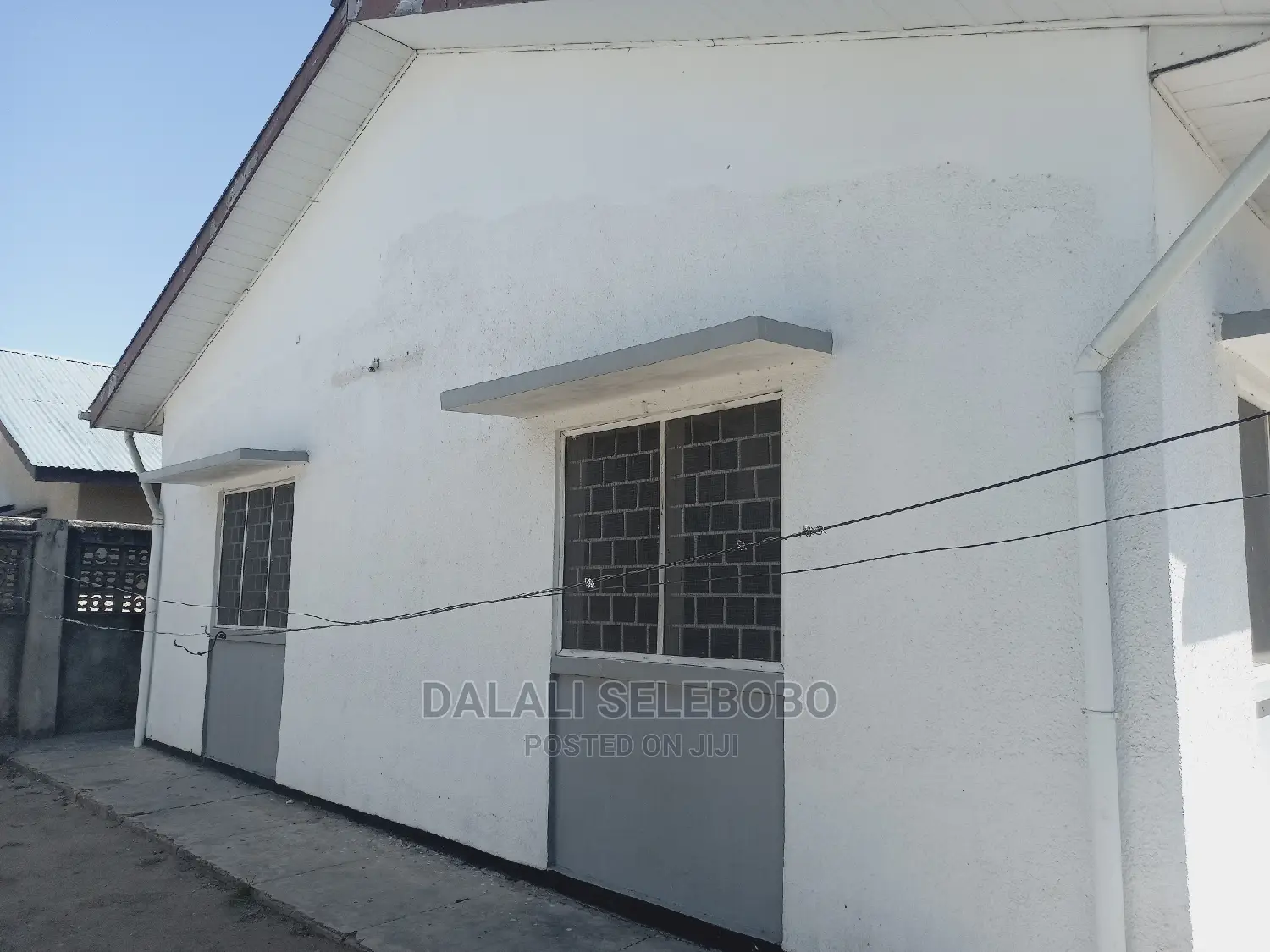 4bdrm Bungalow in Sinza Vatkani for Rent