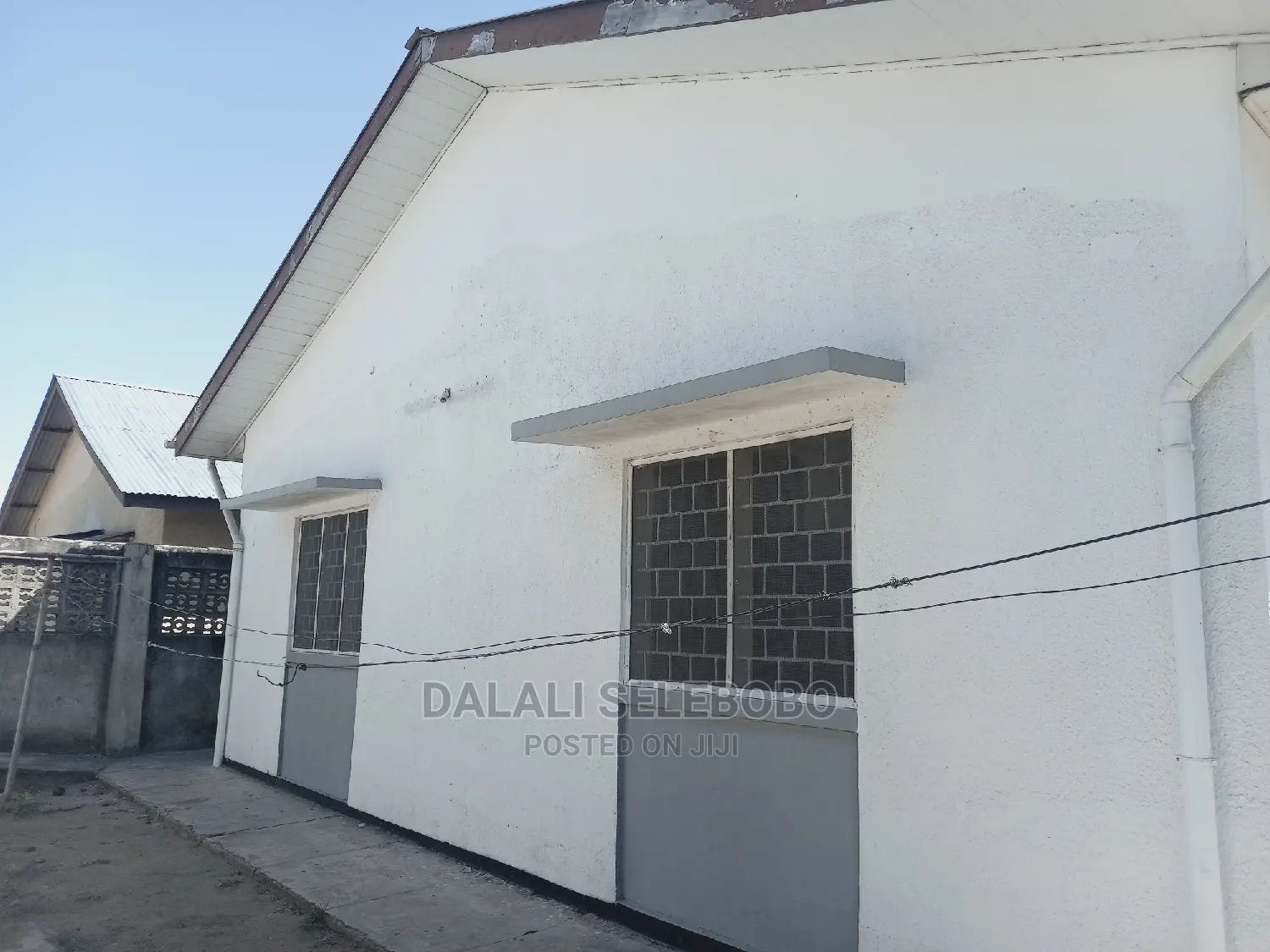 4bdrm Bungalow in Sinza Vatkani for Rent
