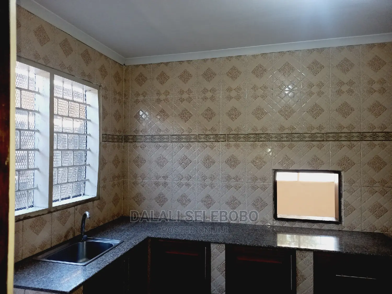 4bdrm Bungalow in Sinza Vatkani for Rent