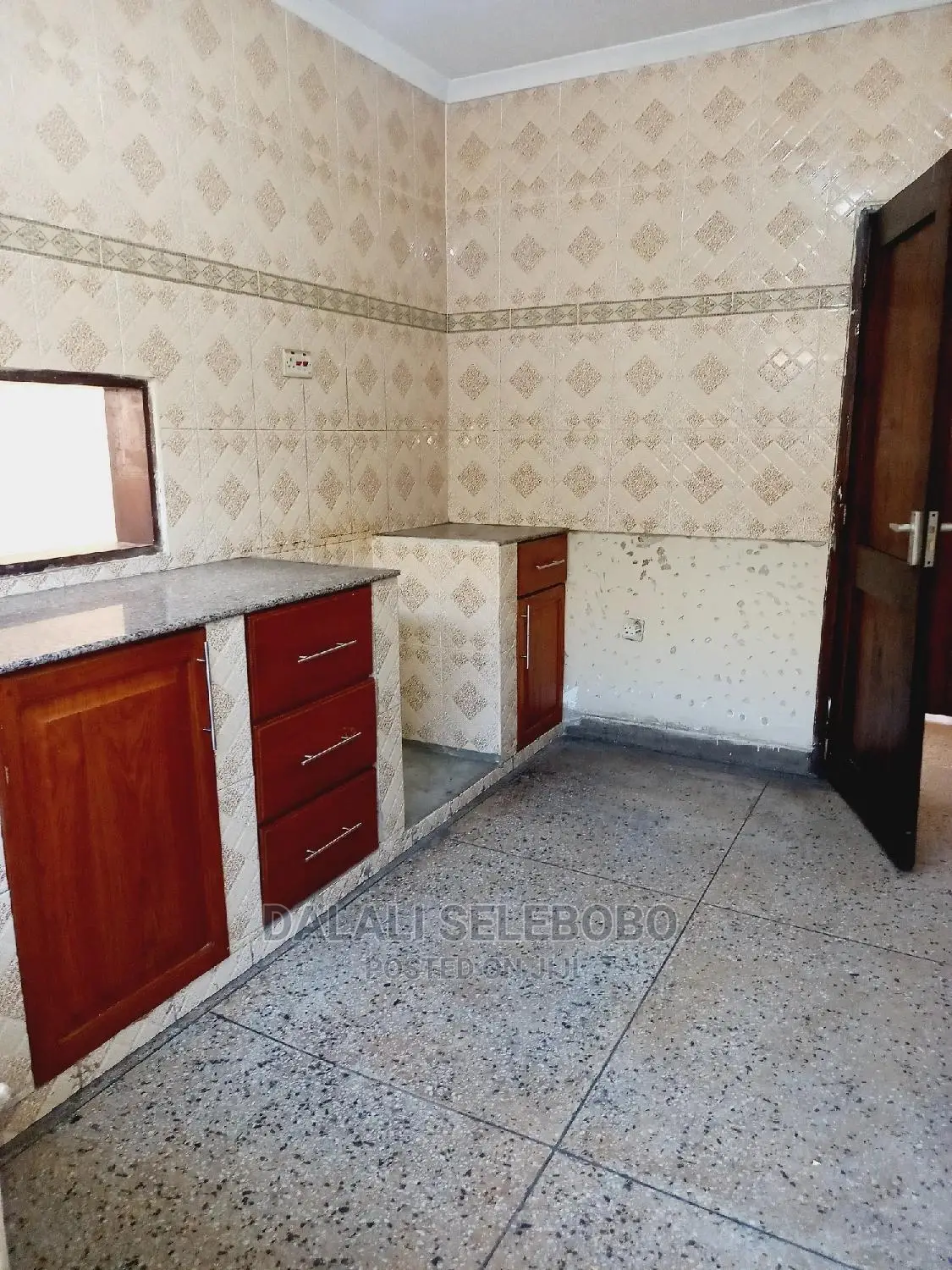 4bdrm Bungalow in Sinza Vatkani for Rent