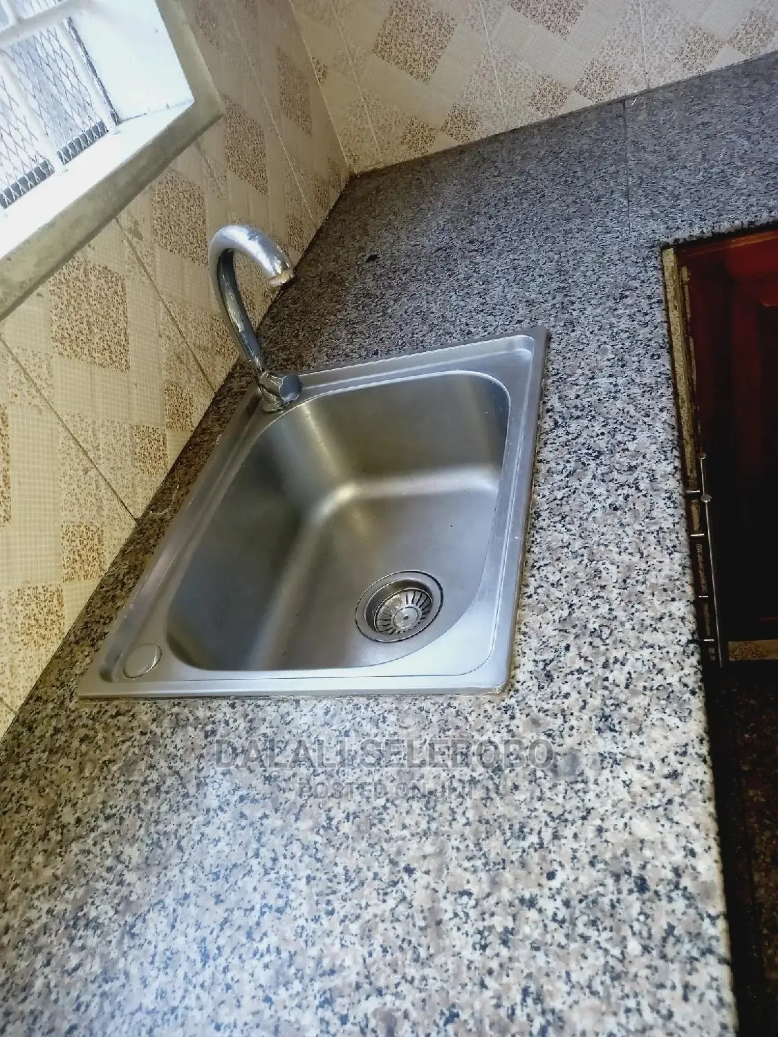 4bdrm Bungalow in Sinza Vatkani for Rent