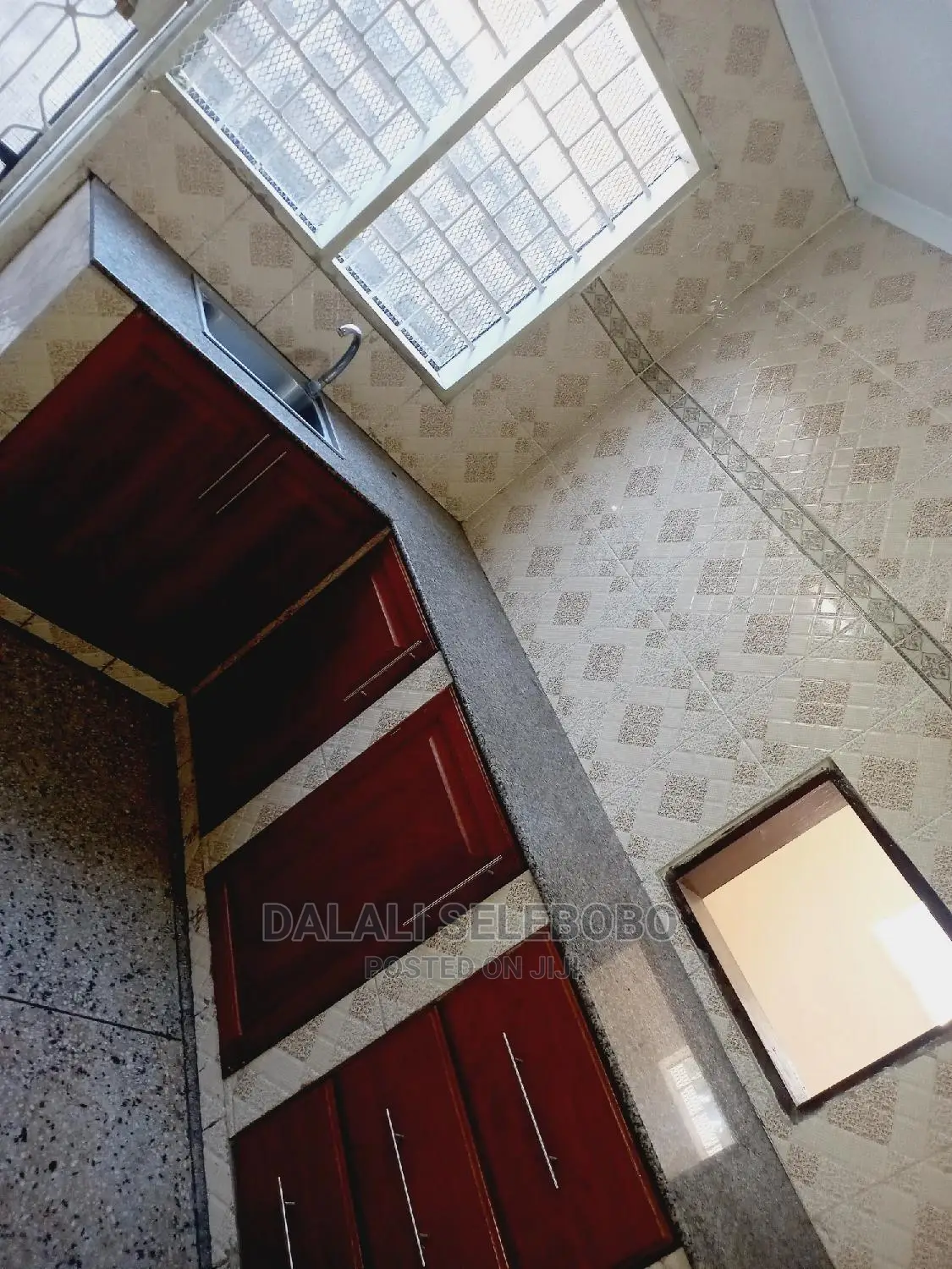 4bdrm Bungalow in Sinza Vatkani for Rent