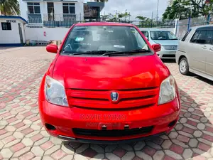 Toyota IST 2003 Red