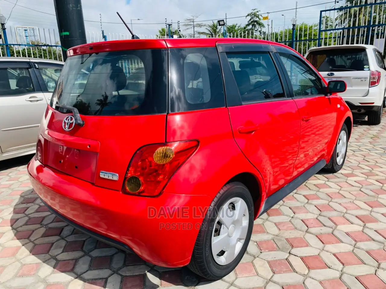 Toyota IST 2003 Red