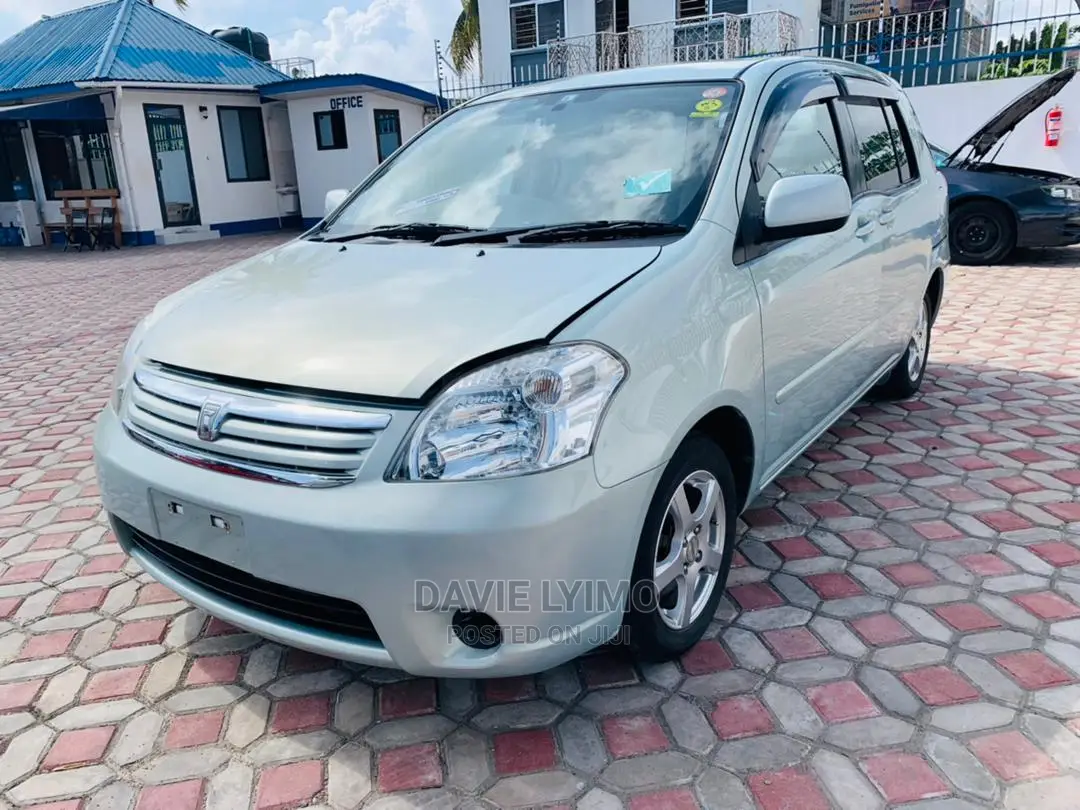 Toyota Raum 1.5 AWD 2004