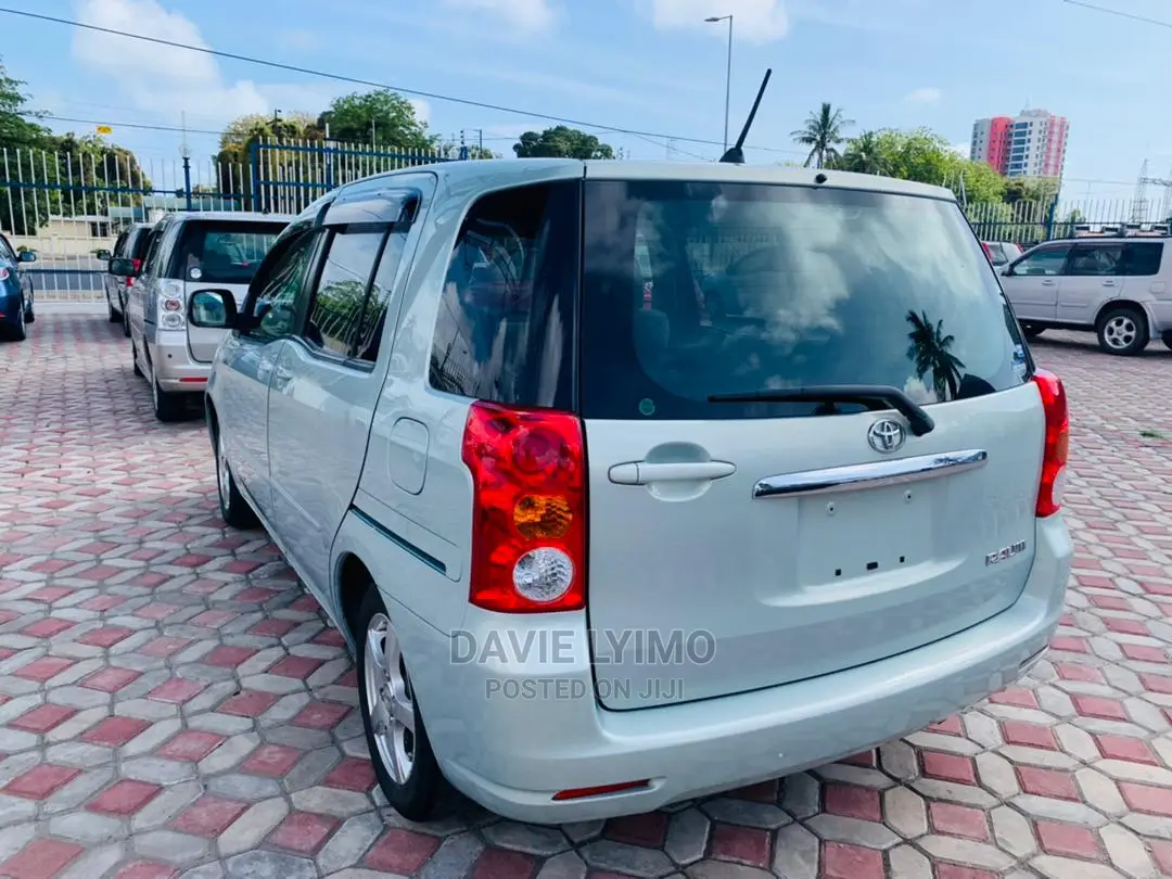 Toyota Raum 1.5 AWD 2004