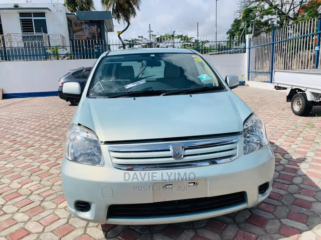 Toyota Raum 1.5 AWD 2004