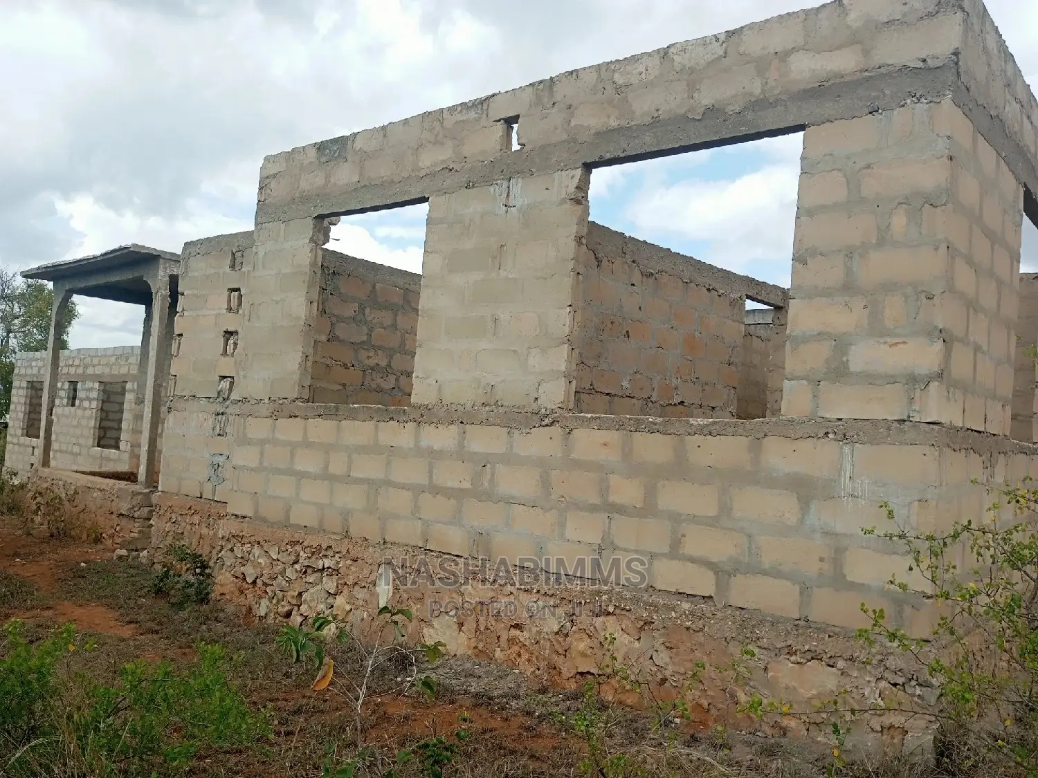 6bdrm House in House For Sale, Tanga City for sale