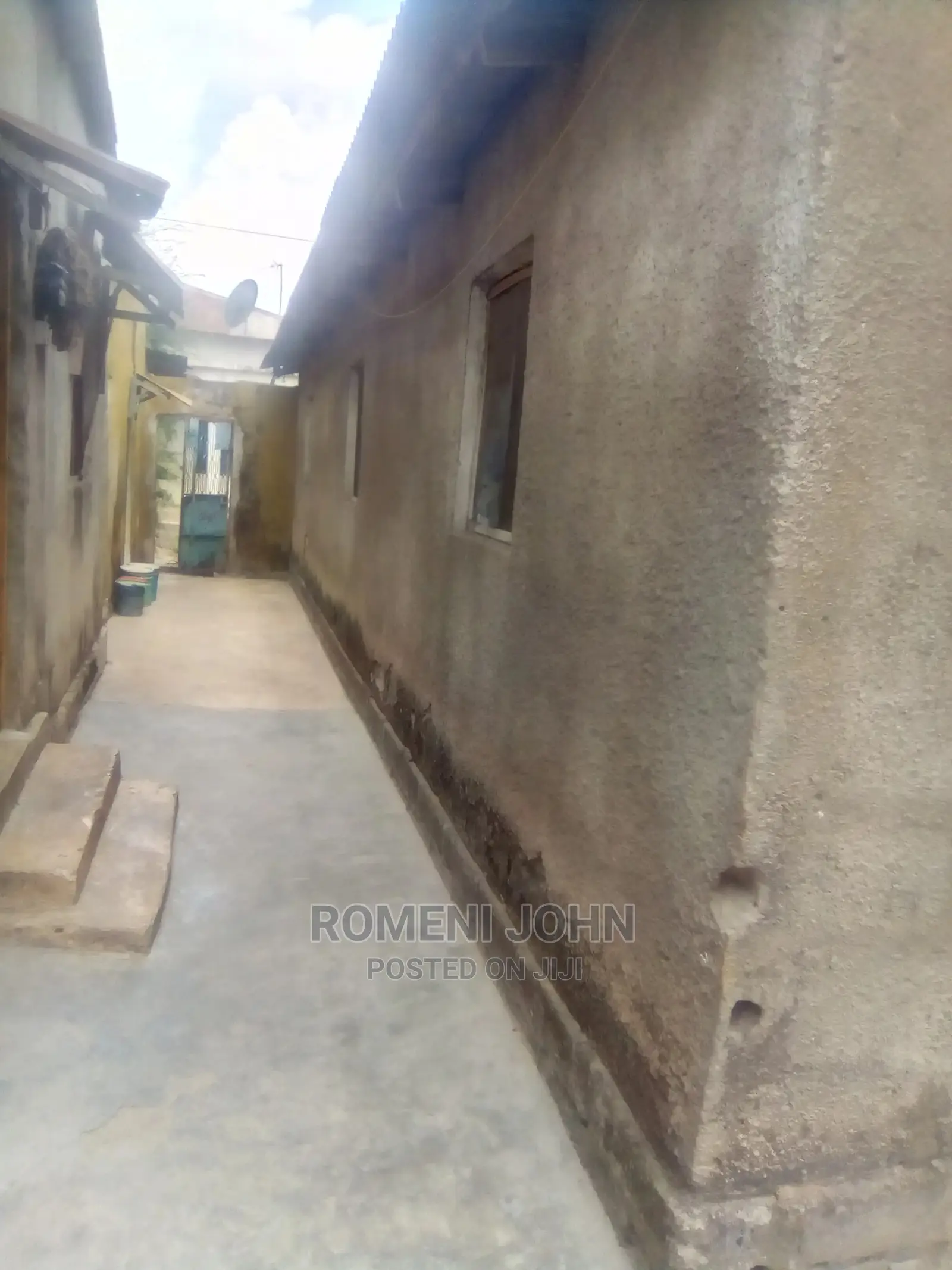 8bdrm Townhouse/Terrace in Tanzania Daressalaam for Sale