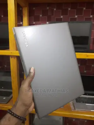 Laptop Toshiba 4GB Intel Core I5 HDD 128GB