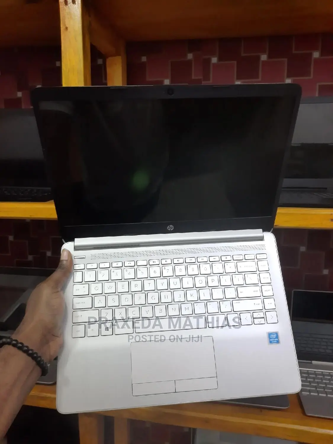 Laptop HP 14-Dq1025cl 4GB Intel Pentium HDD 500GB