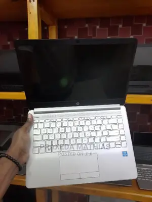Laptop HP 14-Dq1025cl 4GB Intel Pentium HDD 500GB