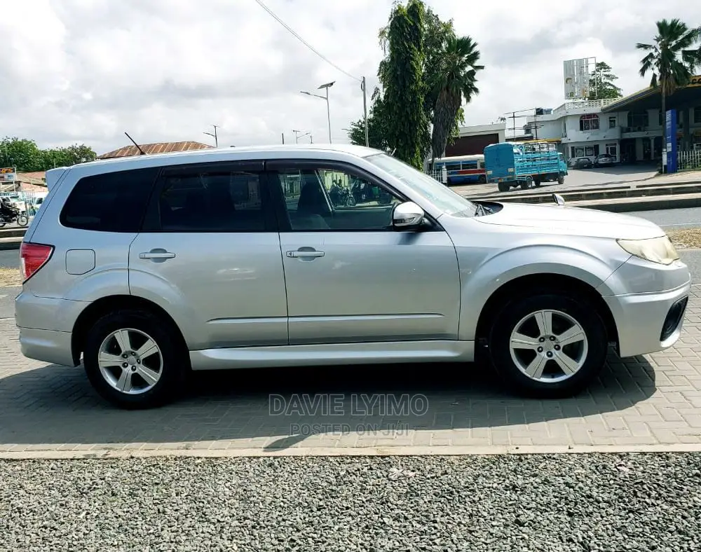 Subaru Forester 2011 Silver
