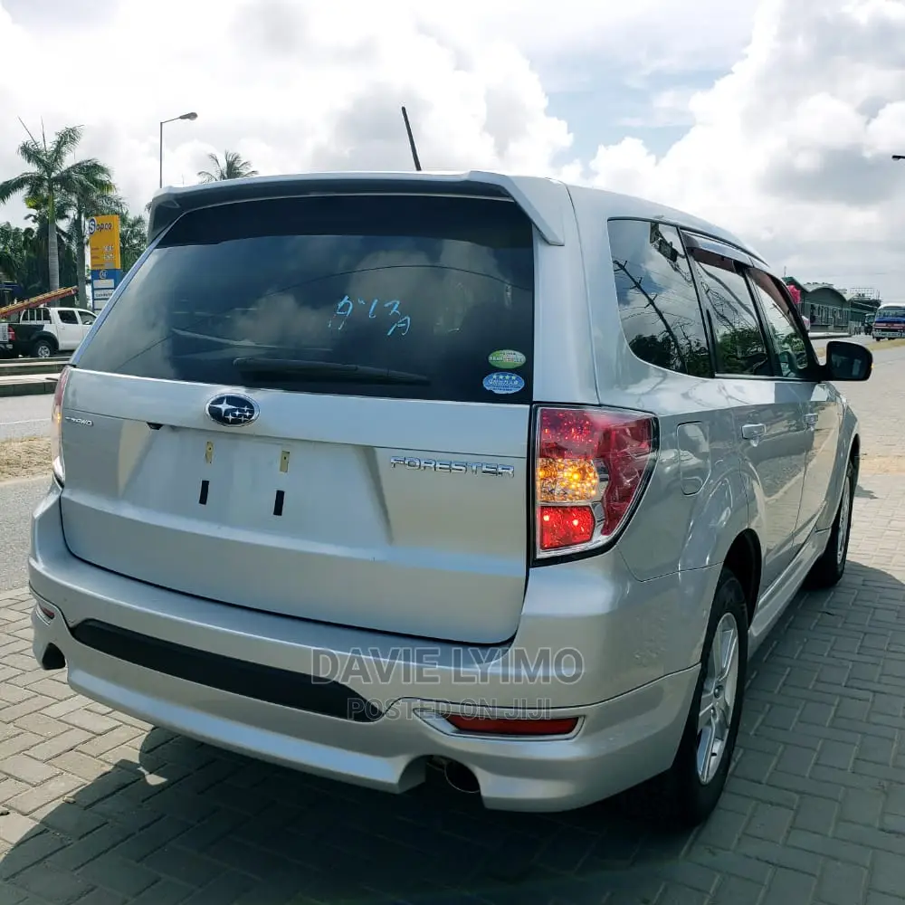 Subaru Forester 2011 Silver