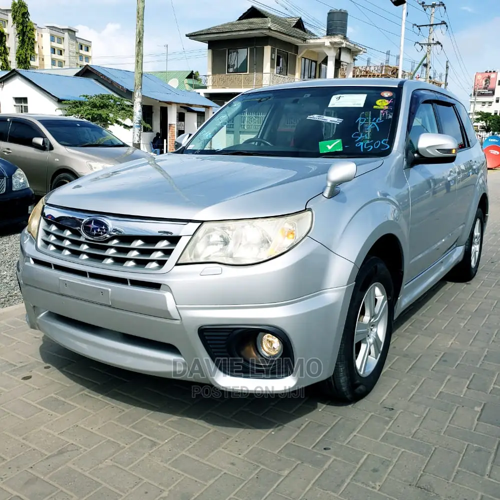 Subaru Forester 2011 Silver